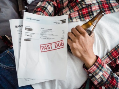 56,5 tys. zł długu na firmę – więcej niż w pandemii. Przemysł tonie