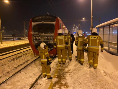 Ewakuacja pasażerów z pociągu w Sędziszowie Małopolskim. Interweniowała straż pożarna