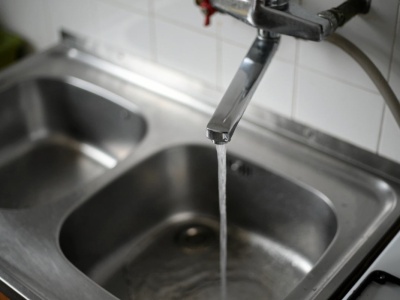 Pijemy i używamy do gotowania. Czy ciepła woda z kranu jest zdrowa? Eksperci mówią jasno