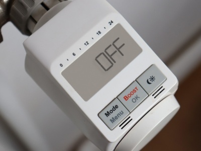 Awaria sieci ciepłowniczej w Gdyni. Mieszkańcy nadal bez ogrzewania, miasto udostępnia grzejniki