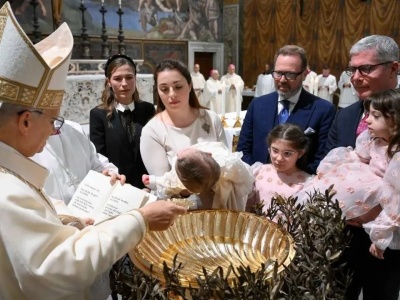 Wyjątkowe chrzciny w Kaplicy Sykstyńskiej. Zwyczaj wprowadził papież Jan Paweł II
