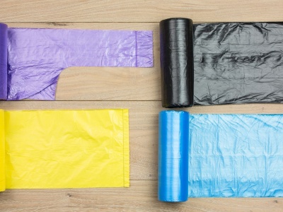 Rewolucja w segregacji śmieci, zaczęło się 1 stycznia. Przed domami fioletowe worki i kosze