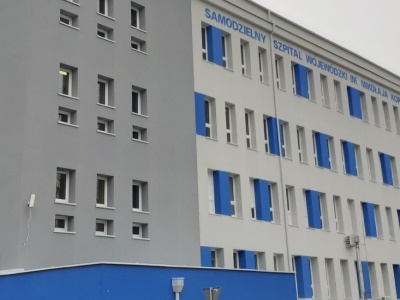 Napadła na pracowników szpitala. Policja poszukuje kobiety, która wtargnęła na piotrkowski SOR