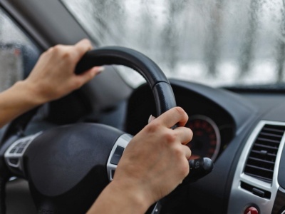 Dlaczego kierownica drży? To nie musi być wina niewyważonych kół