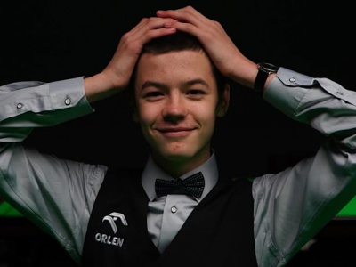 Michał Szubarczyk rządzi przy zielonym suknie! Dwóch Polaków zagra w Welsh Open 2026