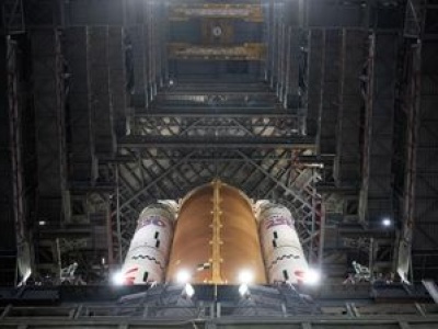 Rakieta księżycowa wkrótce trafi na stanowisko startowe. Artemis 2 coraz bliżej