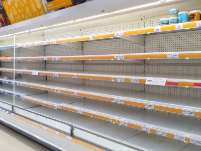 Upada duża sieć supermarketów. Zagrożonych nawet 70 sklepów. Klienci wściekli