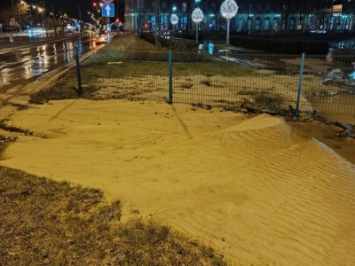 Awaria magistrali wodociągowej usunięta. Tramwaje wracają na stałe trasy