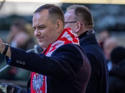 WP: Nawrocki na Jasnej Górze wyściskał wielokrotnie skazywanego kibola