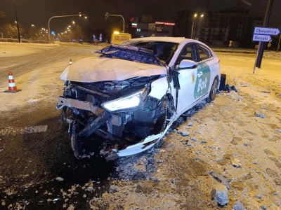 Nocne zderzenie aut na rondzie w Lublinie. Kierowca subaru nie patrzył na znaki