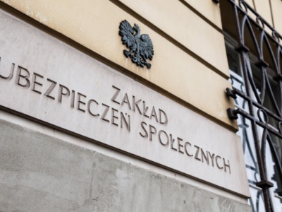 ZUS wypłaca ponad 300 zł miesięcznie na rachunki za prąd. Sprawdź warunki