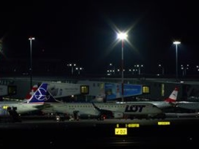 Problemy na Lotnisku Chopina. Samoloty LOT przekierowane
