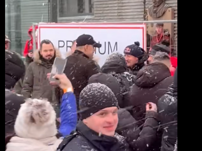 Małysz przywitał Nawrockiego w Zakopanem. Nagranie podbija sieć