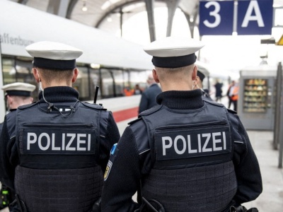 Alarm w niemieckim pociągu. Ewakuowano pasażerów, zatrzymano Polaka