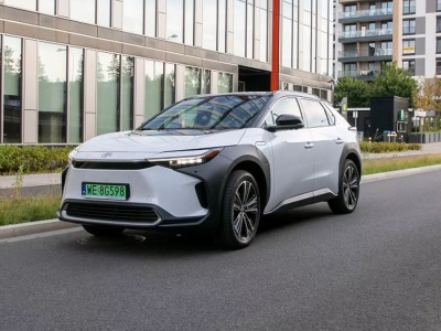 Zegar tyka dla kierowców. Dopłaty do elektryków mogą skończyć się za chwilę