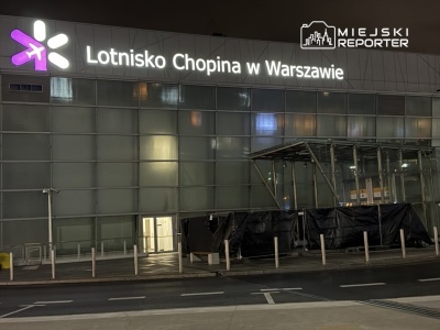 Obfite opady śniegu w Warszawie i utrudnienia na lotnisku Chopina. Paraliżu nie odnotowano