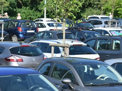 Skarbówka sprzedaje samochody. Bez licytacji nawet za 400 zł. Jest 