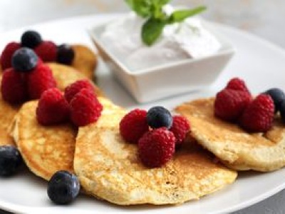 Zamiast zwykłych placuszków robię te. Napakowane białkiem, idealne na lekkie śniadanie