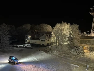 Poszukiwania kobiety w rejonie Ślęży. Jej auto znaleziono na leśnej drodze
