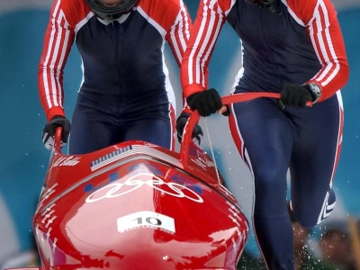 Chwile grozy na torze bobslejowym. Szaleńczy zjazd 120 km/h. Bez hamulców!