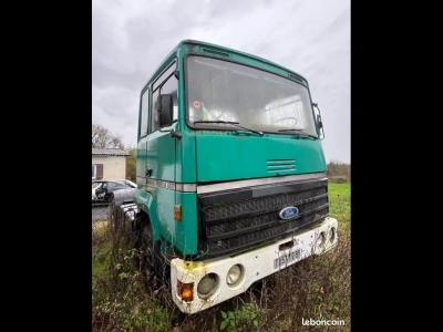 Sprawny Ford Transcontinental do kupienia za 4000 euro – okazja z francuskich ogłoszeń