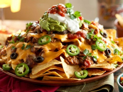 Przekąski na przyjęcie urodzinowe dziecka. Przepis na nachosy z batatów