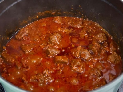 Dodaj ten składnik, a gulasz będzie idealnie gęsty. Zapomnisz co to grudki