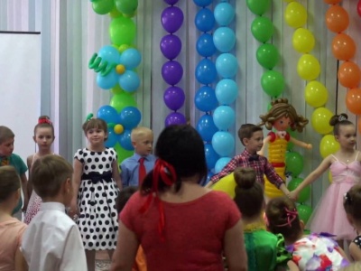 Dzień Dziadków w przedszkolu nie zawsze cieszy. Dla niektórych dzieci to trudne emocje