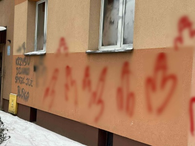 Fallusy i groźby śmierci na Limanowskiego. Sprawę bada policja