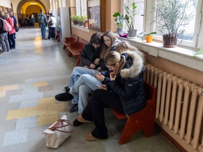 Mróz zatrzymał dzwonek w szkołach