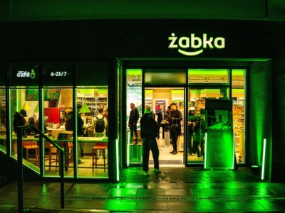 Rok nie sprzyjał handlowi, a Żabka i tak urosła