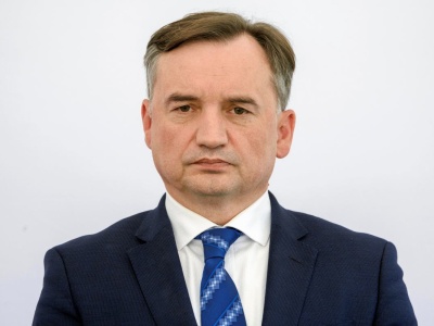 PKP zażartowało z azylu politycznego Ziobry. 