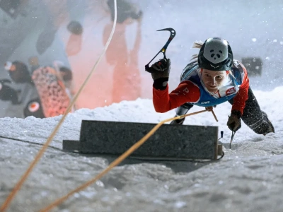 Wspinaczka lodowa: Olga Kosek zwyciężczynią inauguracyjnych zawodów Pucharu Świata we wspinaczce na czas!
