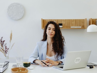 Kobiety mogą dobrze zarabiać, ale tylko w największych miastach. Mężczyźni tego problemu nie mają