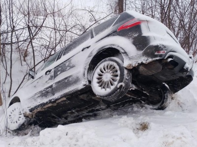 Seria wypadków i kolizji na drogach Rzeszowa i okolic. Zimowe warunki zaskoczyły kierowców