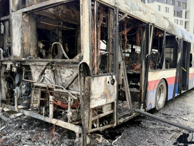 Spalił się autobus w Bydgoszczy. Na pomoc ruszyły trzy zastępy strażaków