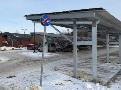 Farma fotowoltaiczna przy basenie już działa