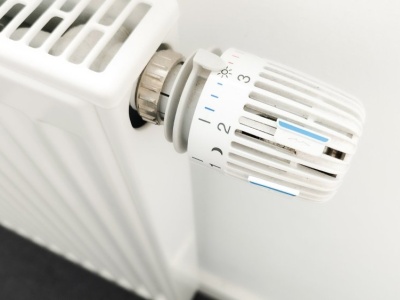 Spółdzielnia chce wejść z kontrolą do mieszkania zimą? Nie musisz ich wpuszczać