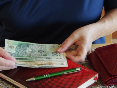 Tyle trzeba zarabiać, żeby być bogatym. Polacy wskazali kwoty