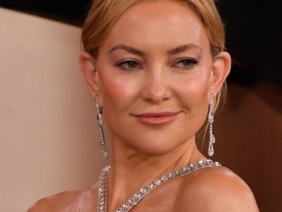 Ten makijaż ust robi furorę nie tylko na czerwonych dywanach. Jak uzyskać efekt cloud lips?