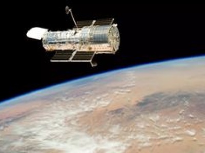 Teleskop Hubble’a wkrótce spadnie na Ziemię. To może być niebezpieczne