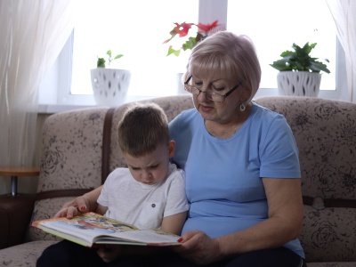 Liczyła na pomoc dziadków w ferie. 