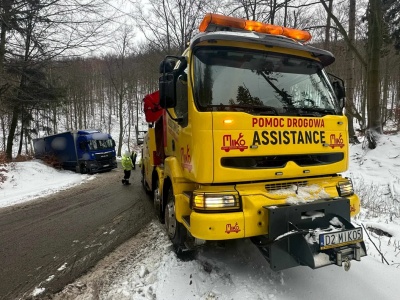 Wolibórz - ciężarówka utknęła w lesie