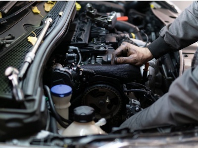 Te auta kuszą ceną, ale w serwisie płacisz jak za premium. Oto najgorsze wybory dekady