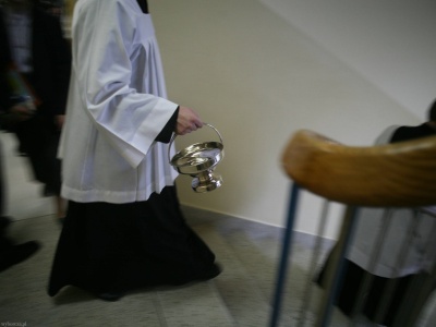 Matka: W zeszłym roku mój syn zabronił księdzu jeść ciasto. Boję się, co wywinie teraz