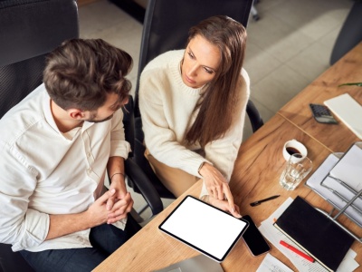 To kluczowy moment dla pracownika. Jeśli przejdzie go pomyślnie, zostanie na długo