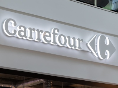 Carrefour zamyka sklepy i szykuje zwolnienia grupowe. Pracę może stracić 250 osób