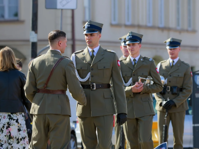Pensje w Wojsku Polskim a inflacja. Tyle obecnie zarabia się w armii