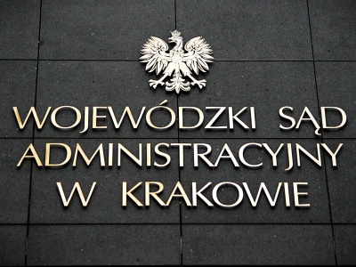 Strefa Czystego Transportu przed sądem. Obowiązek ustawowy kontra zarzuty nierówności i nadmiernego zakresu