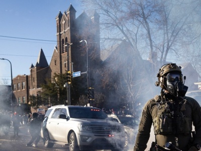 Eskalacja po protestach w Minneapolis. Agenci użyli radykalnych środków